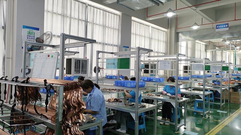 五金廠車間降溫選安裝蒸發(fā)冷省電空調(diào)，效果好更節(jié)能省電